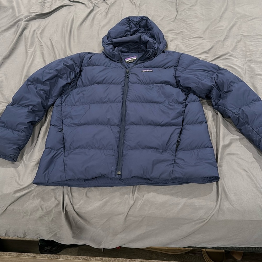 Patagonia men silent down jacket blue
